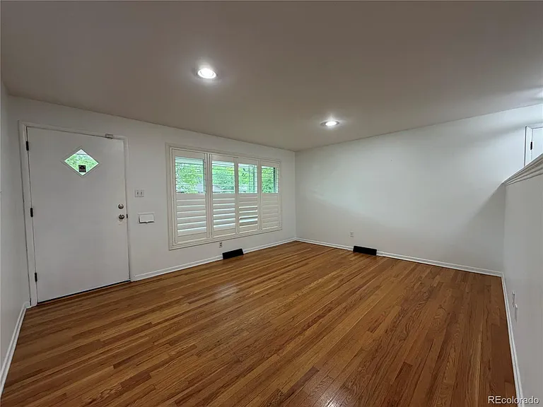 4105 S Inca St — Photo 2
