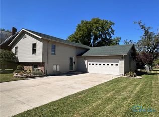 736 4th St, Fremont, OH 43420