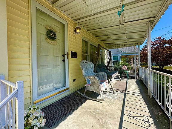 3rd image of 544 Roby Rd