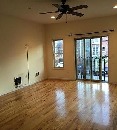 5th image of 56 Laidlaw Ave