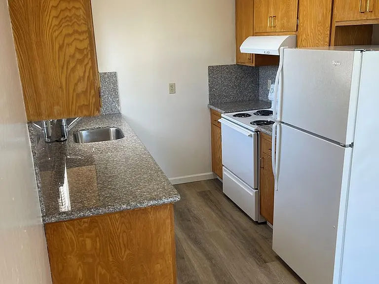 1158 Park Ave #K — Photo 3