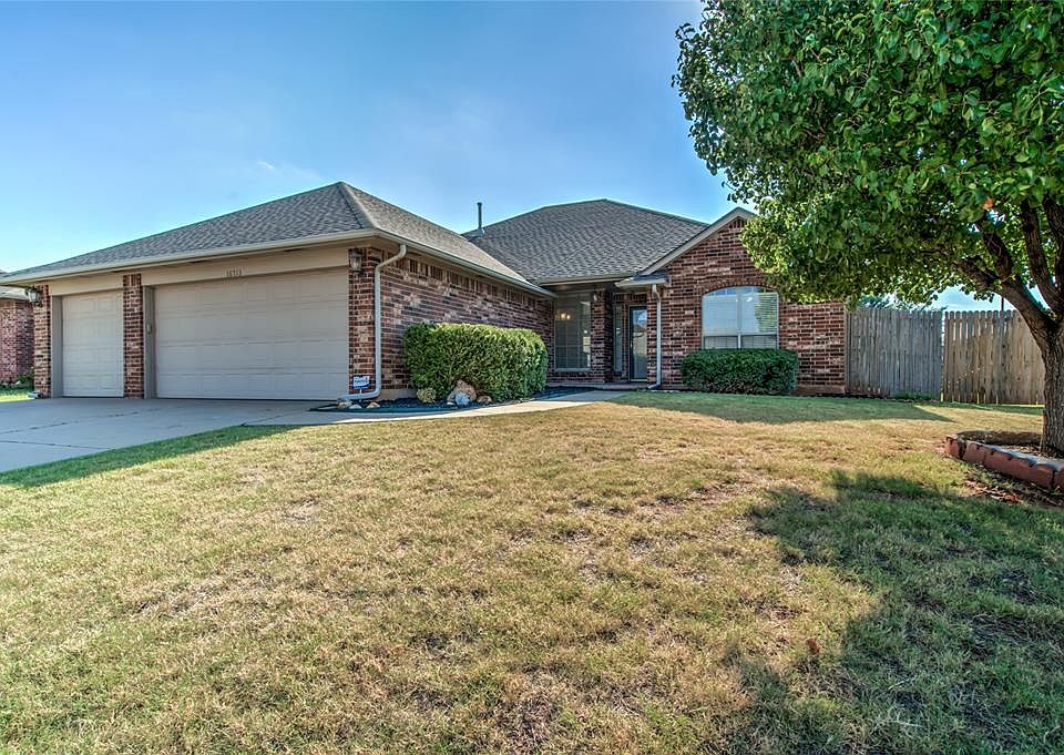 1st image of 16713 Autumnwood Dr