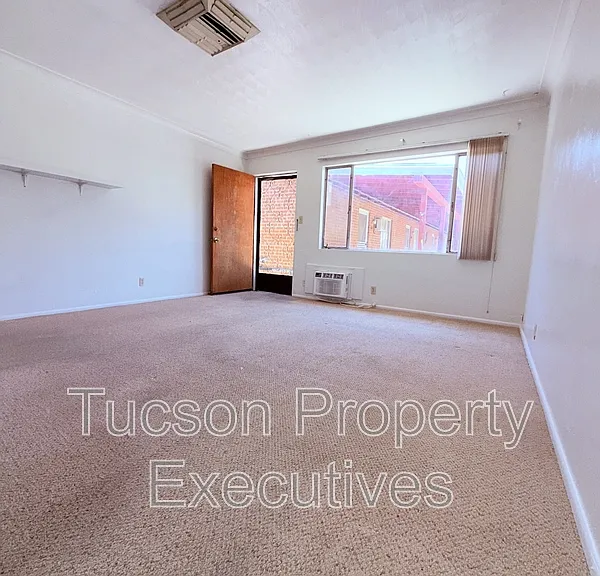 802 N Alvernon Way #C — Photo 5