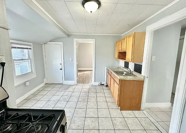 118 4th Ave #3 — Photo 3