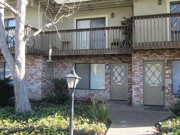 3rd image of 108 Lynbrook Ct #108