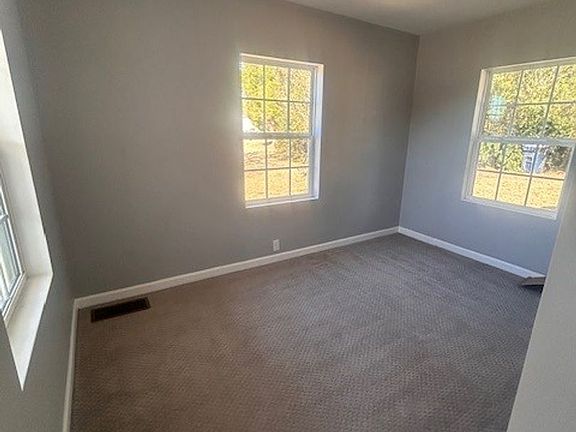 4th image of 626 W Center St