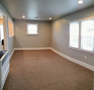 1851 N. Pulaski St. Unit B - *$500 Rent Credit If Moved In By 10/1* Cozy 1 Bedroom With Appliance... — Photo 4