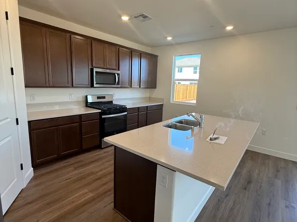 404 Gavi Ln, Manteca, CA 95337