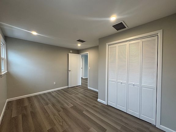 5th image of 817 E Walnut St Floor 2