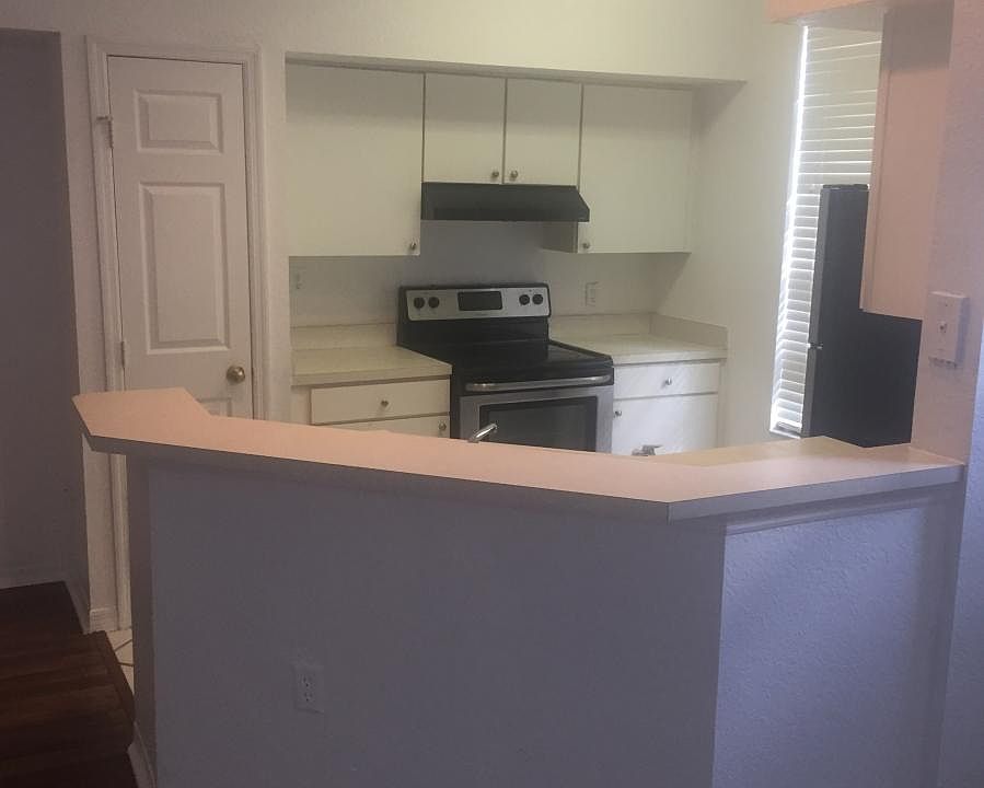 1st image of 10556 Windsor Lake Ct