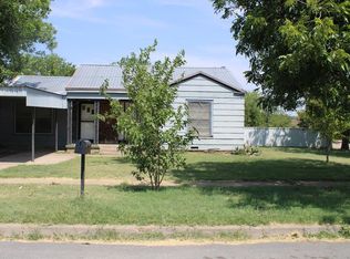 300 East Ave, Ballinger, TX 76821