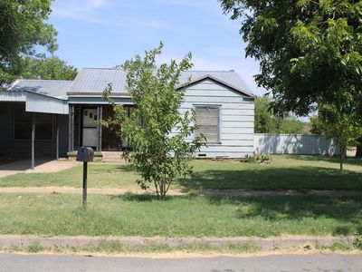 300 East Ave, Ballinger, TX, 76821