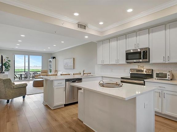 3rd image of 850 TIDEWATER SHORES LOOP #105