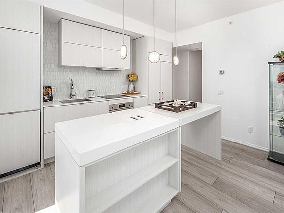 3rd image of 615 W 6th Ave SE #1904