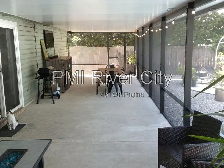 2320 Locustwood Ct — Photo 13