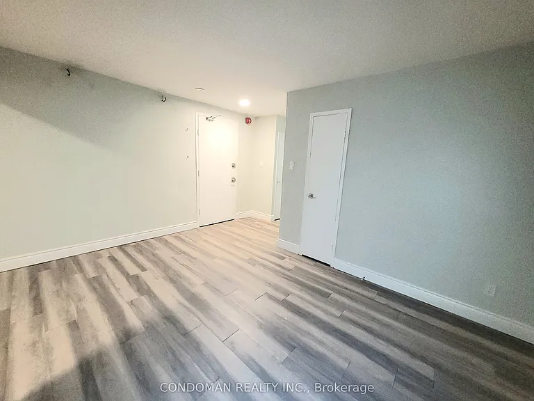 852 Broadview Ave #305 — Photo 4