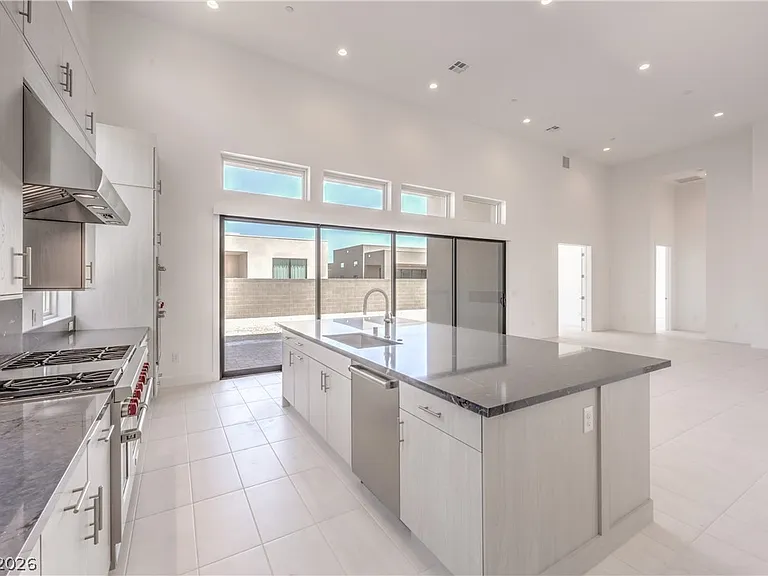 10864 Agate Cliffs Ave — Photo 9