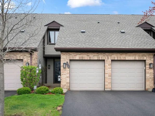 1760 Pebble Beach Dr, Hoffman Estates, IL 60169