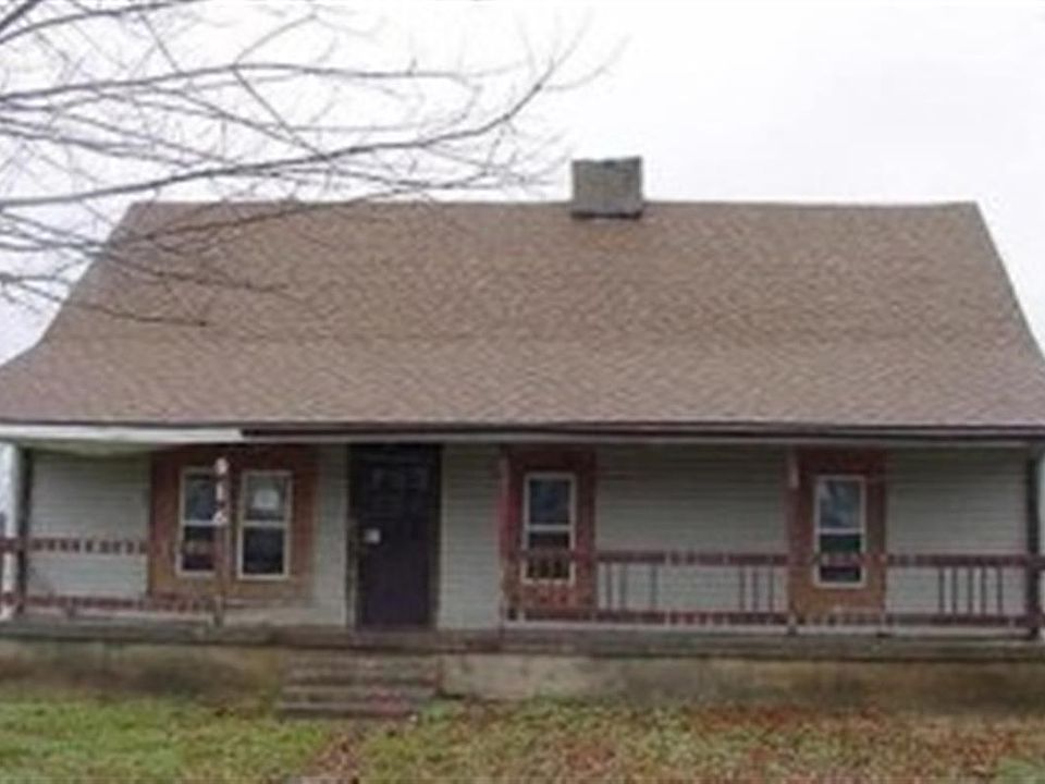 2nd image of 916 Buffalo Rd