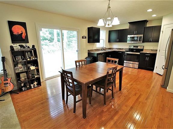 3rd image of 138 Westwood Cir