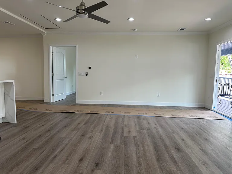 1241 Elmer St — Photo 6