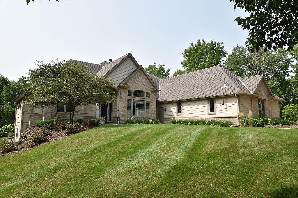 20025 West Rustic Ridge DRIVE, New Berlin, WI 53146 | Zillow
