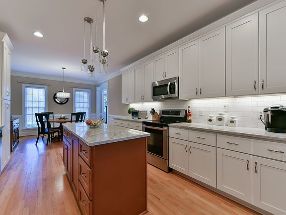 Newly Renovated Kitchen