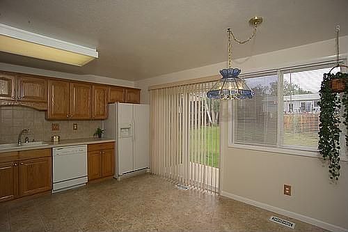 Dining/Kitchen