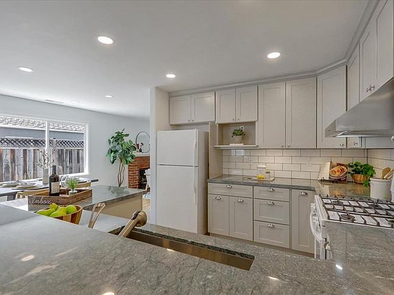 4th image of 768 Mansfield Dr
