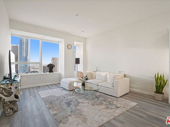 2nd image of 1100 Wilshire Blvd APT 3307
