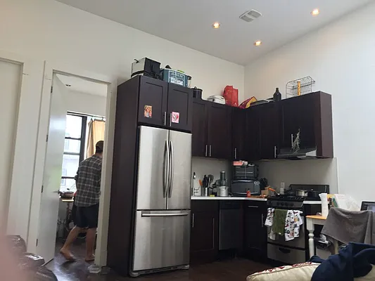 Rented by Rennit Inc. | media 64