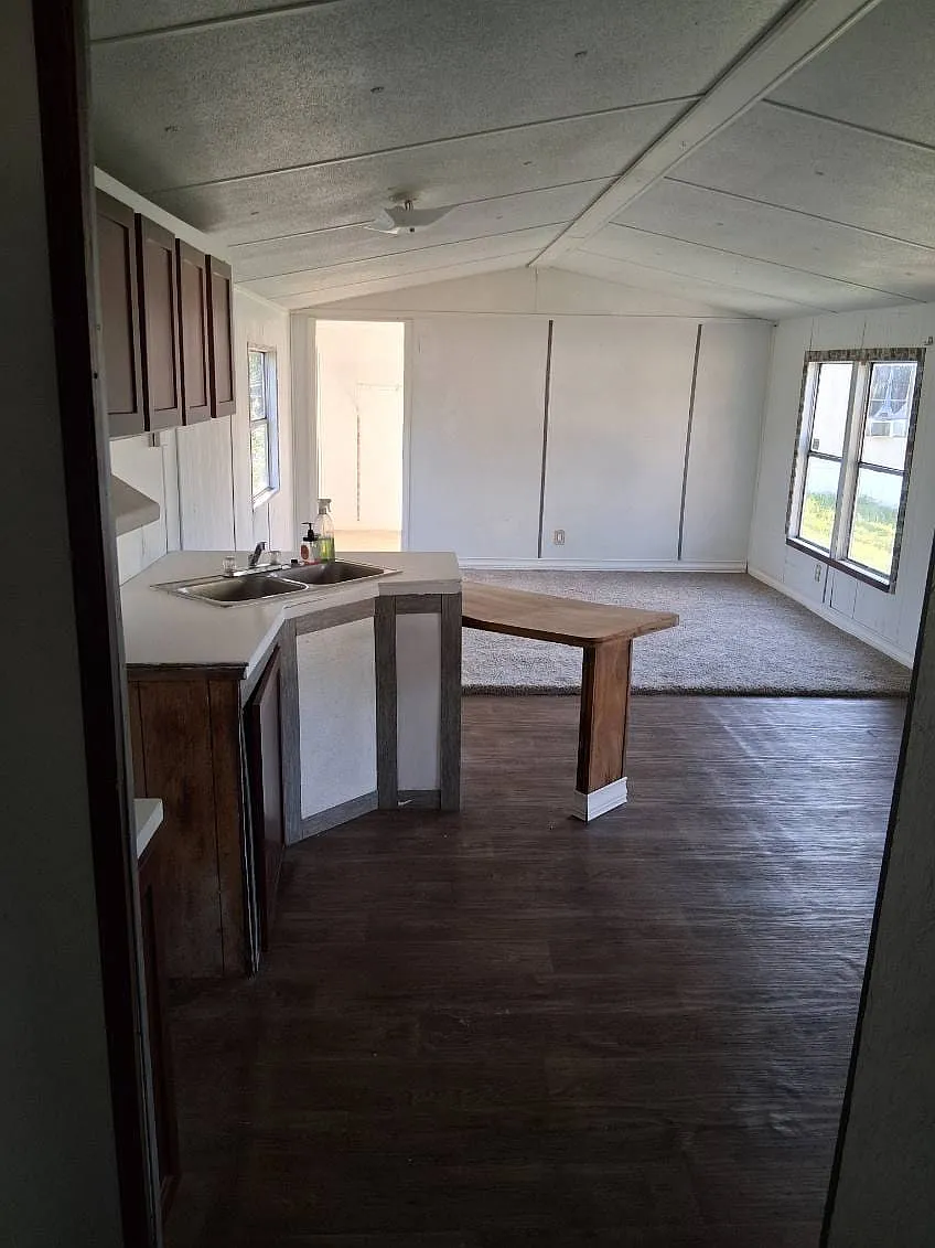 2 bed, 850 sqft, $990 — Photo 3