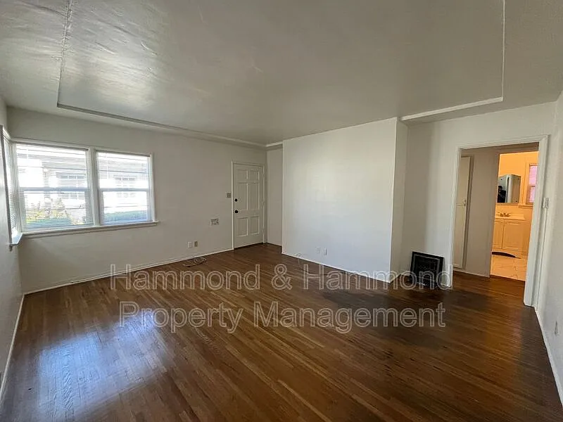 1 bed, 1.0 bath, $2,395 — Photo 3