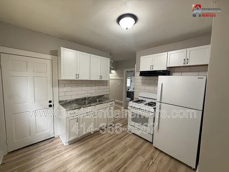 2724 N Palmer St — Photo 5