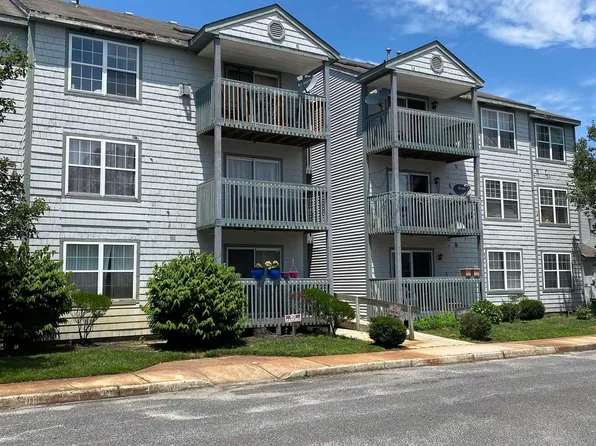 6 Oyster Bay Rd #6C, Absecon, NJ 08201