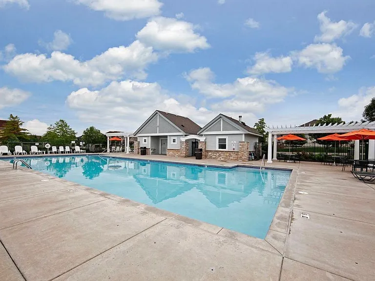 11023 Oak Grove Cir — Photo 22