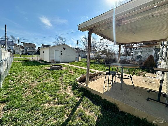 3rd image of 410 Spring St