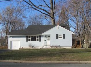 11 Woodland Rd, Holmdel, NJ 07733