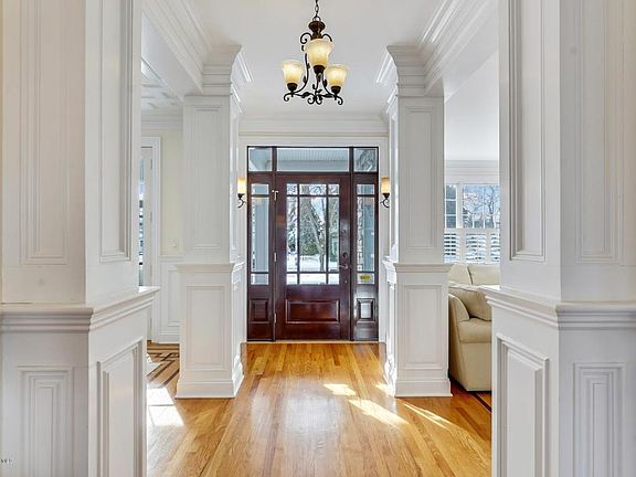 4th image of 415 Boston Blvd