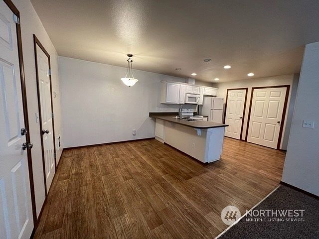 2nd image of 523 525 N Oak Street