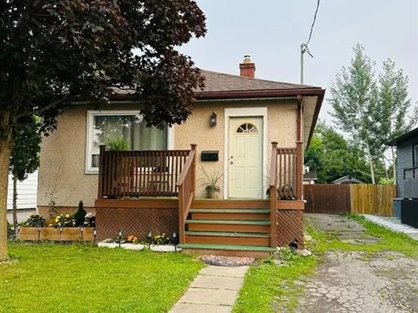 10 Parkwood Dr, Saint Catharines, ON L2P 1H2