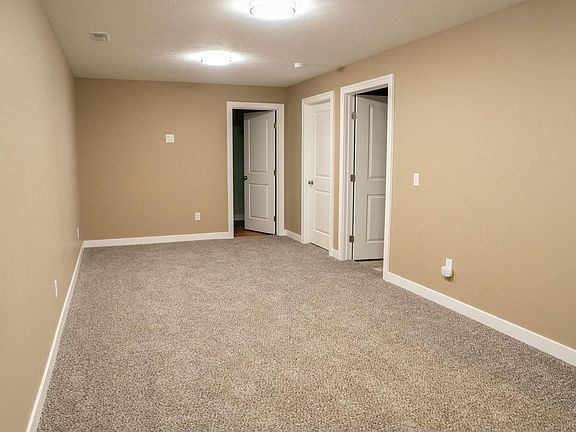 4th image of 264 Willowside Dr