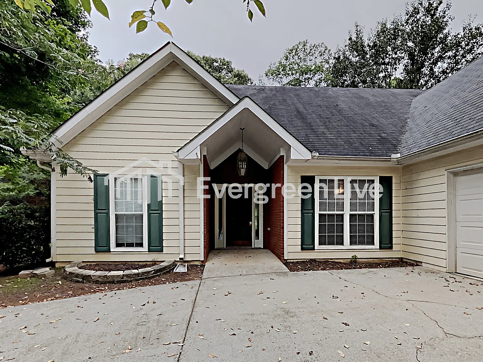 3 bed, 2.0 bath, 1912 sqft, $1,895 — Photo 2
