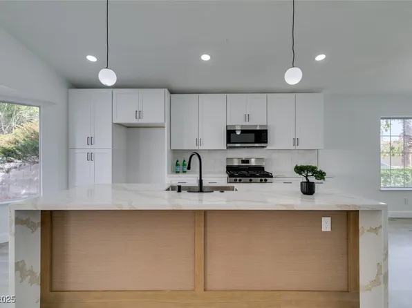 9808 Eagle Rock Ct, Las Vegas, NV 89117