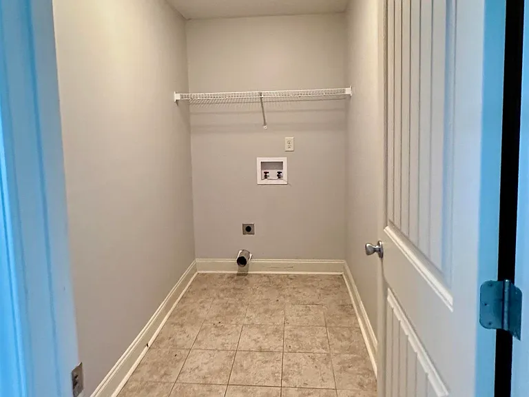 523 Grand Ave — Photo 5