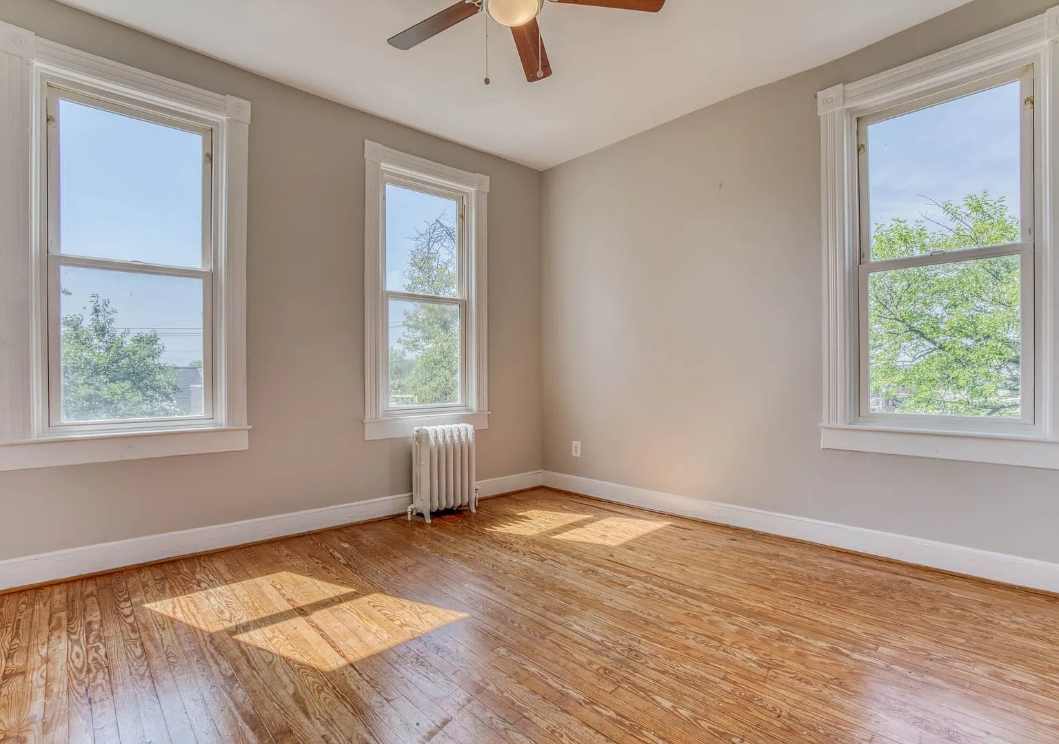 3100 Hamilton Ave — Photo 1