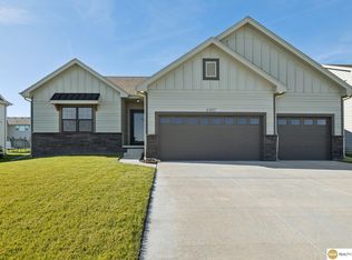 6302 S 200th St, Omaha, NE 68135