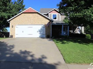 532 Brentwood Dr, Lawrence, KS 66049