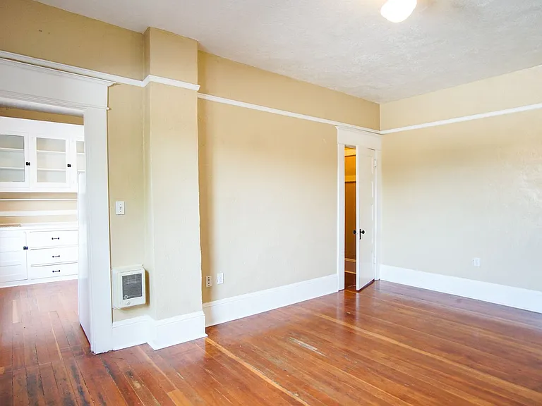 1008 N Killingsworth St #2 — Photo 7