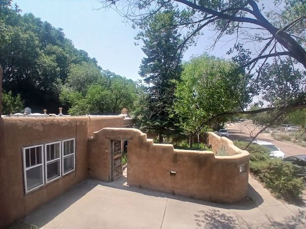 1615 Camino La Canada